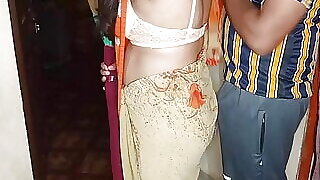 morning me hot step mom ko choda while she cleaning home