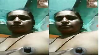 Today Exclusive-Horny Telugu Bhabhi Showing H...